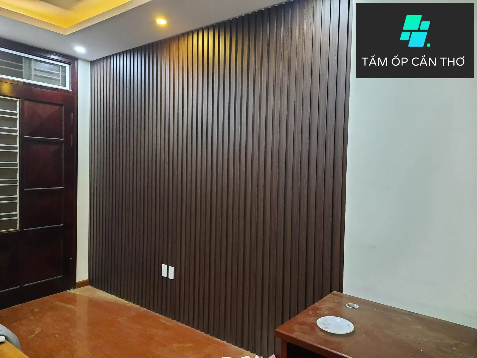 Tấm ốp lam sóng bán nguyệt HY104